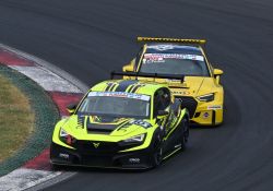 Vallelunga | Vince il venezuelano Lopez in Coppa Italia Turismo, a Ronconi-Gulinelli-Zorzi la 300 KM 